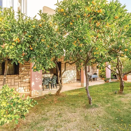 1 Bedroom Amazing In Pula