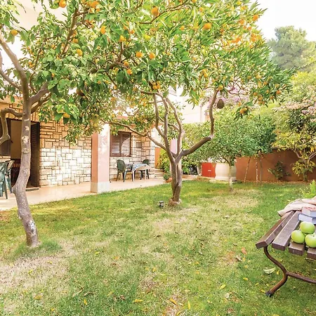 Lovely In With Wifi Apartament Pula