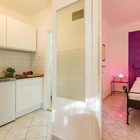 Lovely In With Wifi Apartament Pula