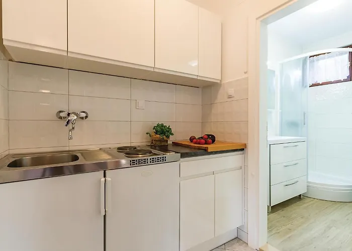 1 Bedroom Lovely In *