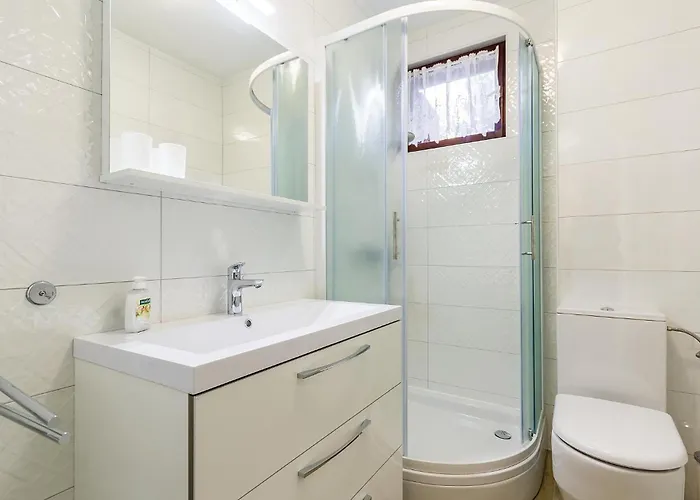 1 Bedroom Lovely In Appartamento Pola