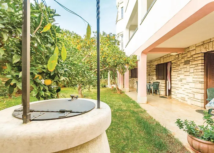 Appartamento 1 Bedroom Lovely In Pola